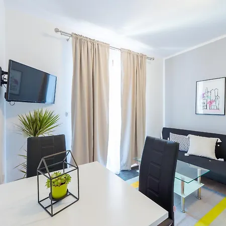 Apartment Made 4u