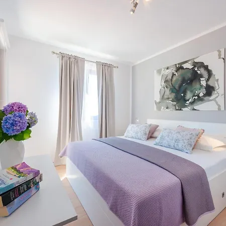Apartment Made 4u