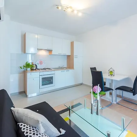 Apartment Made 4u