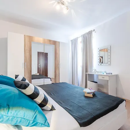 Made 4u Apartment