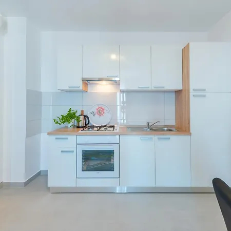 Made 4u Apartment Mlini
