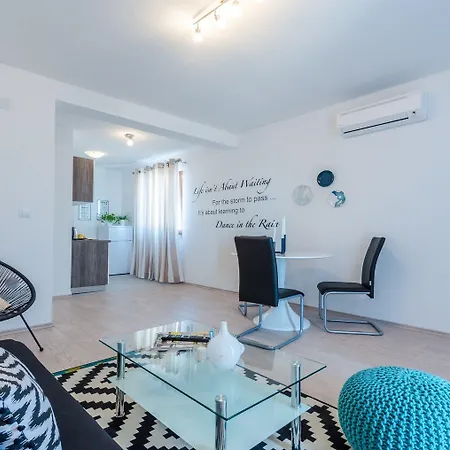 Apartment Made 4u