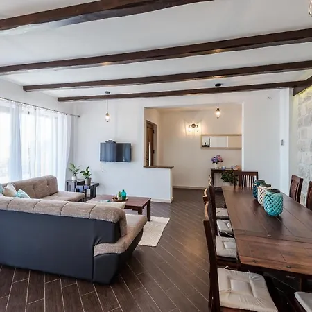 Apartment Made 4u