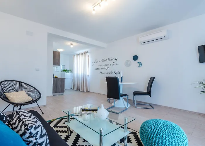 アパート Made 4u