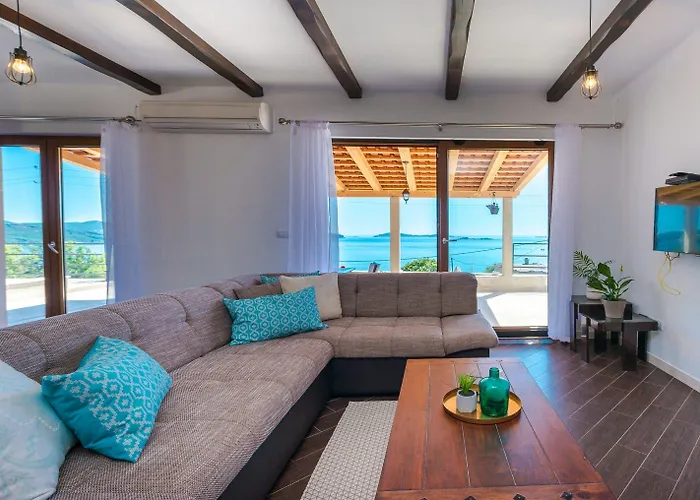 アパート Made 4u