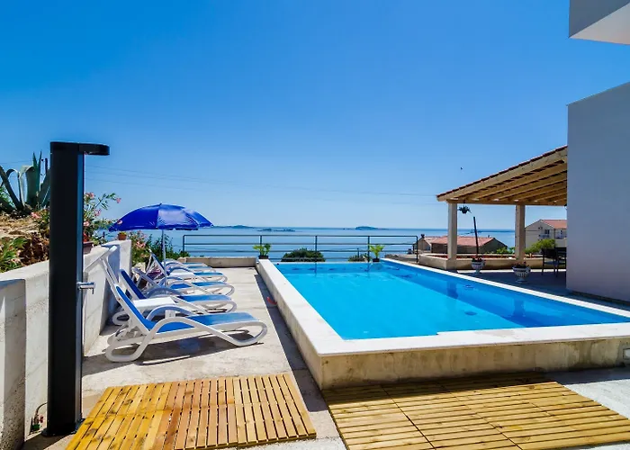 アパート Made 4u